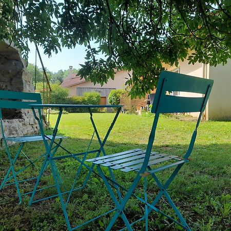 Hotel De L'Ile D'Amour Langeac Bagian luar foto