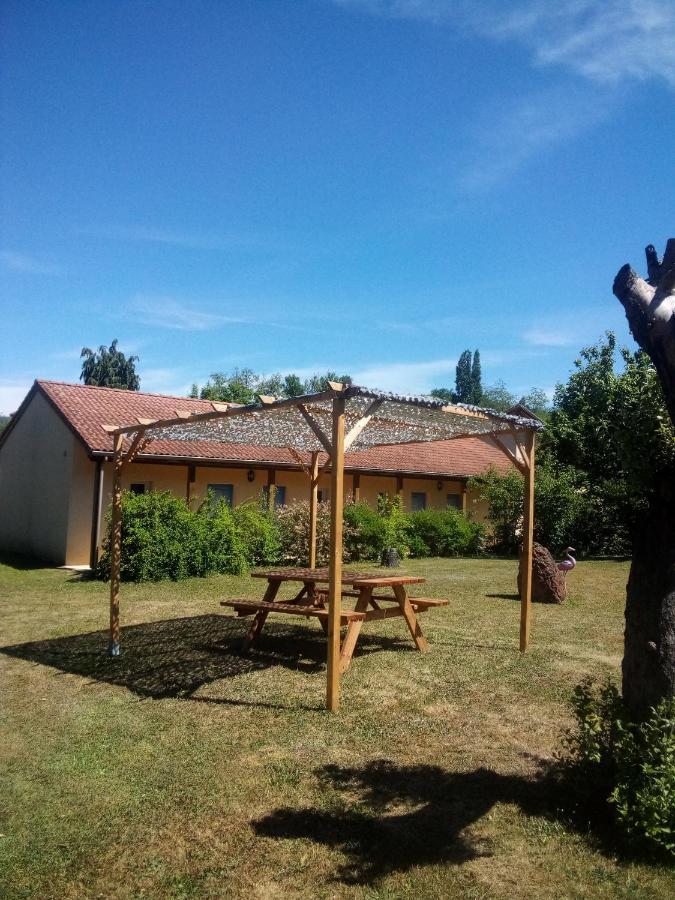 Hotel De L'Ile D'Amour Langeac Bagian luar foto