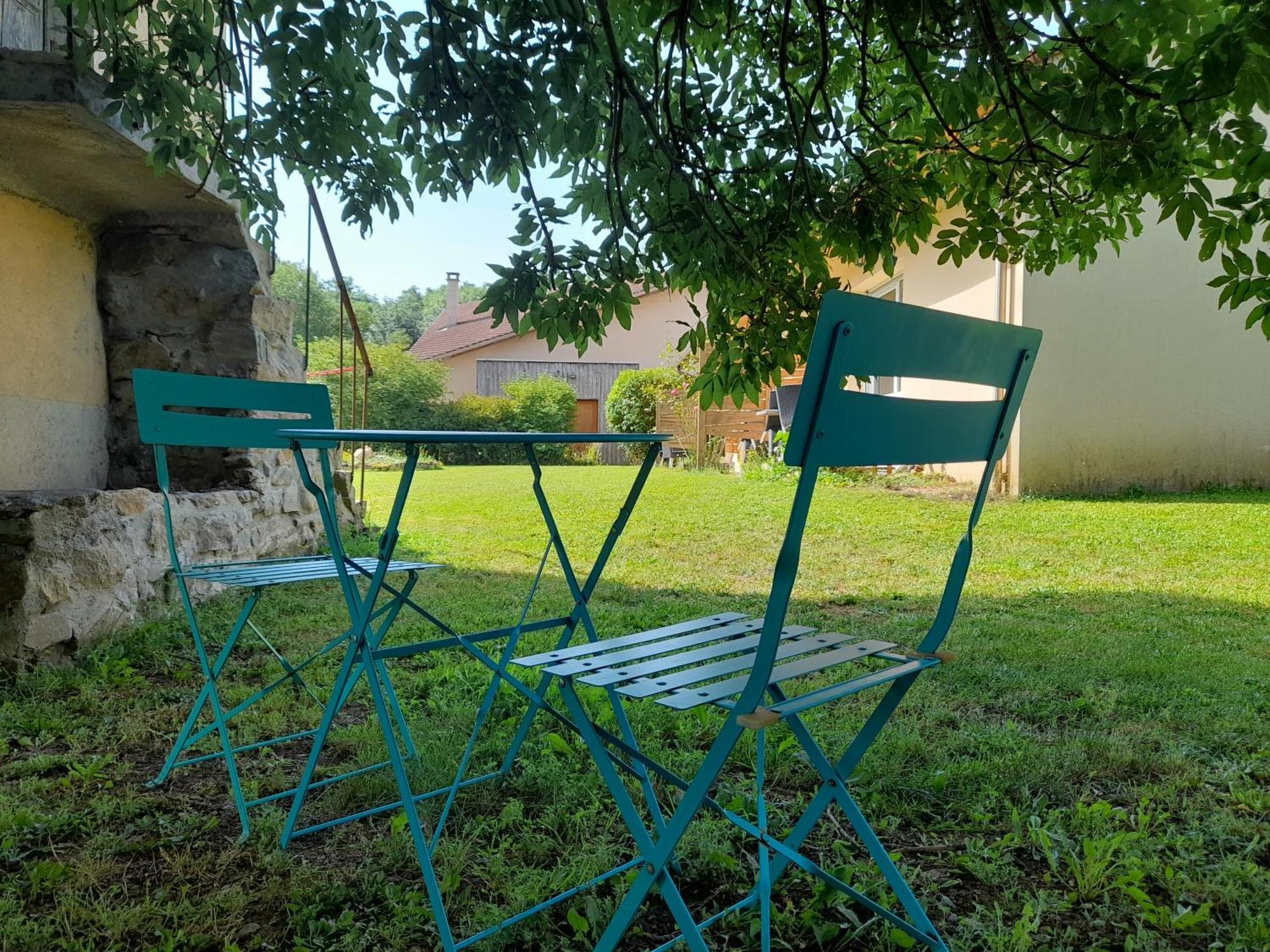 Hotel De L'Ile D'Amour Langeac Bagian luar foto